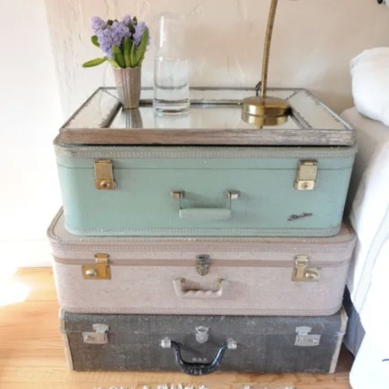 vintage suitcase nightstand - decor ideas zero waste