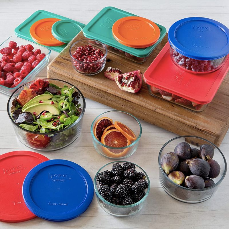 Pyrex reusable glass containers