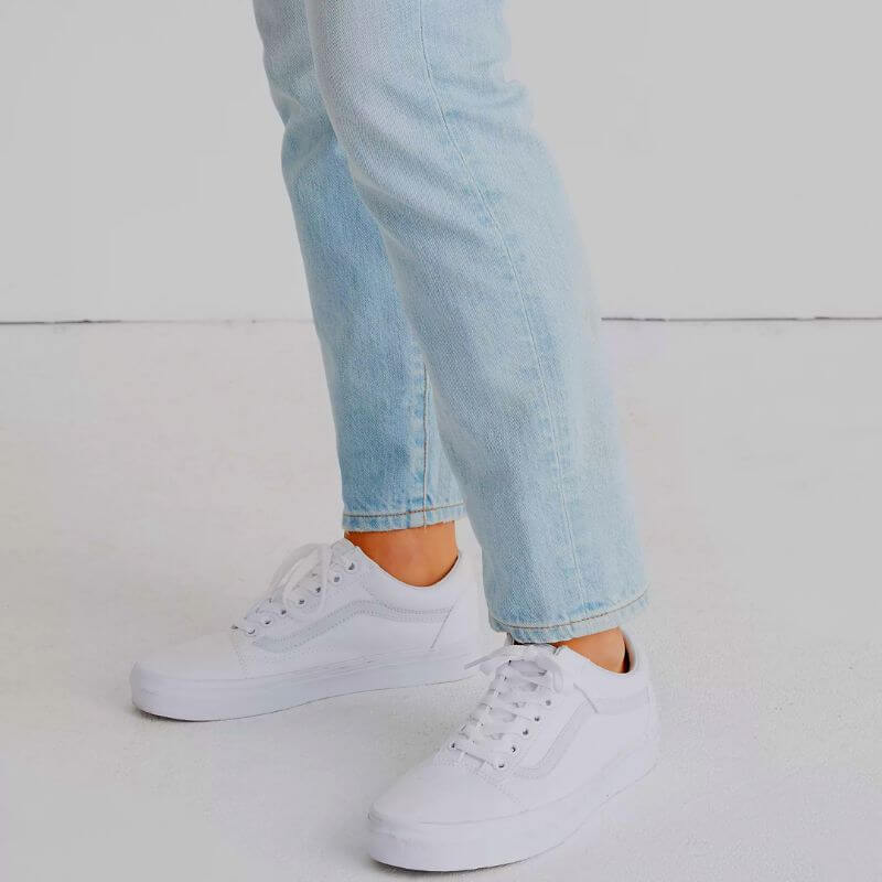 white sneakers for summer capsule wardrobe